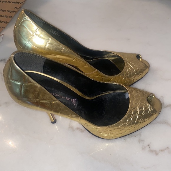 Gold Leather Peep Toe Heels by Steve Madden Size 9 - Picture 5 of 9